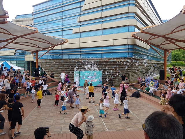 ▲ 의성군(군수 김주수)은 28일 오후 2시 의성조문국박물관 야외공연장에서 ‘2019년 제4회 박물관 옆 작은 음악회’를 갖는다.ⓒ의성군