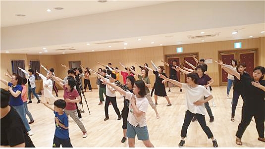 ▲ 8월 16일 플래시몹 공연을 앞두고 참가 시민들의 연습이 한창이다.ⓒ대구시