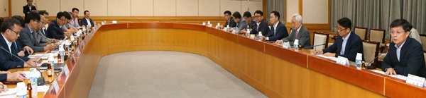 ▲ 충북도는 26일 현대엘리베이터의 충주시 조기 이전을 위해 도와 충주시 등 공무원 5개 반 50여명으로 구성된 투자지원 TF팀을 구성했고 밝혔다ⓒ충북도