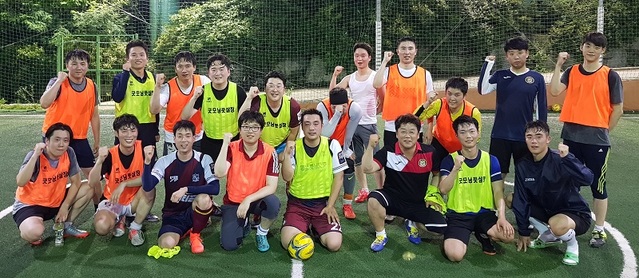 ▲ 대전시티즌과 ㈜금성백조주택이 지난 30일 저녁 풋살경기를 진행하며 ‘자주자주 Friendly Match’를 이어나갔다.ⓒ대전시티즌
