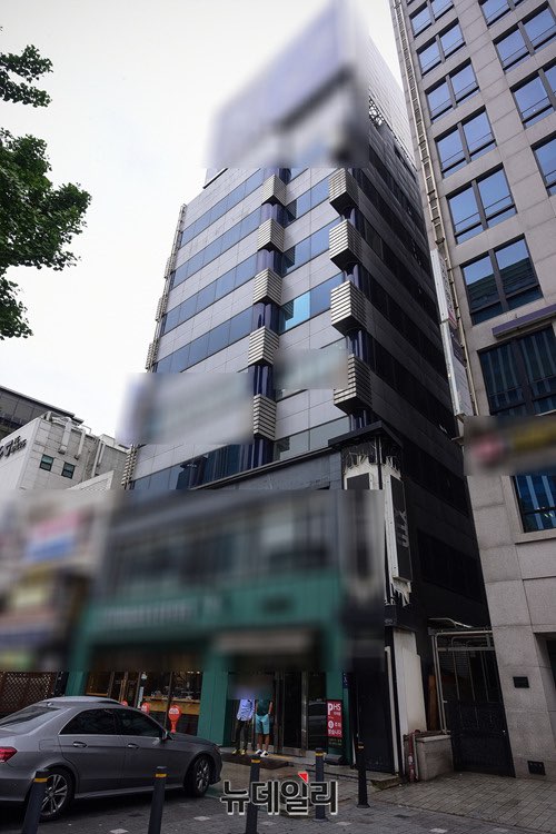 ▲ 서울 강남구 논현동에 위치한 대성의 8층짜리 빌딩. 대성은 지난 2017년 11월, 310억원을 주고 이 빌딩을 매입했다. ⓒ박성원 기자