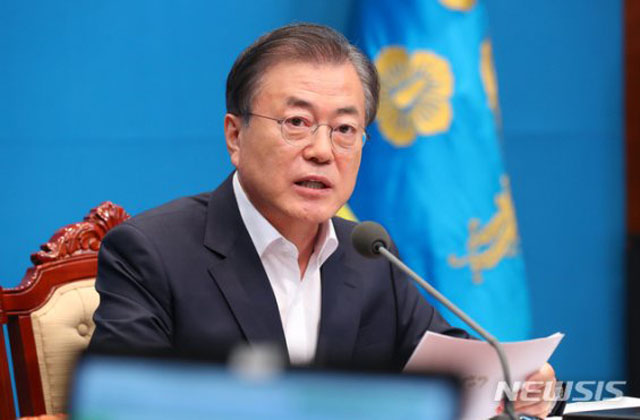 ▲ 지난 2일 문재인 대통령이 긴급국무회의에서 일본에 대한 강경대응 의지를 밝히고 있다. ⓒ뉴시스. 무단전재 및 재배포 금지.