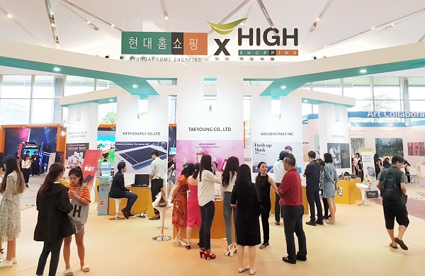 ▲ 그동안 홈쇼핑 업체들이 해외 사업에서 성과를 내지 못했던 것은 트렌드의 변화를 빨리 읽어내지 못했기 때문이라는 지적이 많다. 현재 해외에 진출한 국내 다른 홈쇼핑 업체들도 공통적으로 겪고 있는 고민이자 해결 과제다. ⓒ현대홈쇼핑