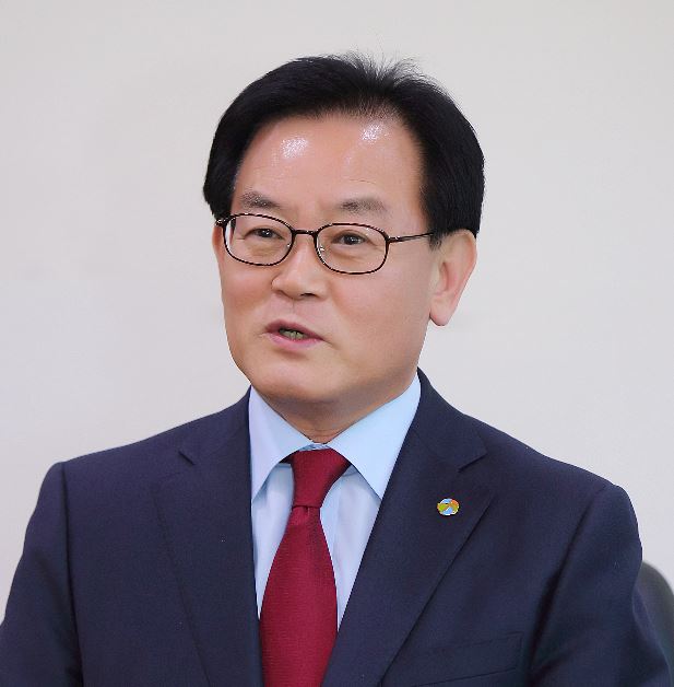 ▲ 백선기 칠곡군수가 ‘K-수거(KBS 수신료 거부) 챌린지’에 동참해 눈길을 끌고 있다.ⓒ칠곡군