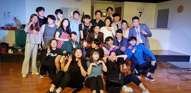 ▲ 호산대 연기과 출연 작품 ‘돌날’이 2019 포항바다국제연극제 대학부분에서 최우수 작품상을 수상했다.ⓒ호산대