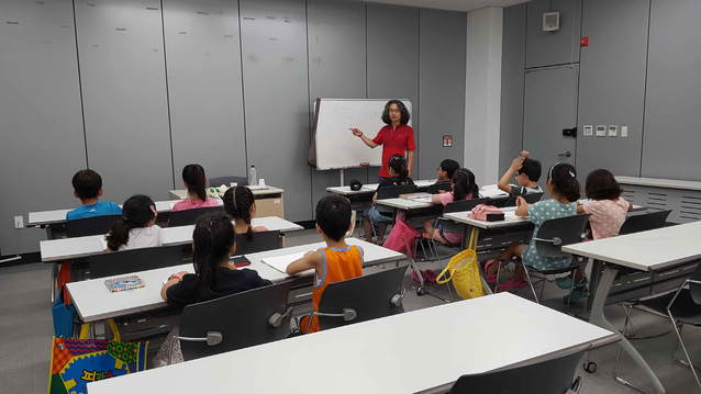 ▲ 구미시는 16일까지 구미시립중앙도서관과 상모정수도서관에서 ‘만화·웹툰 체험교실’을 운영한다.ⓒ구미시