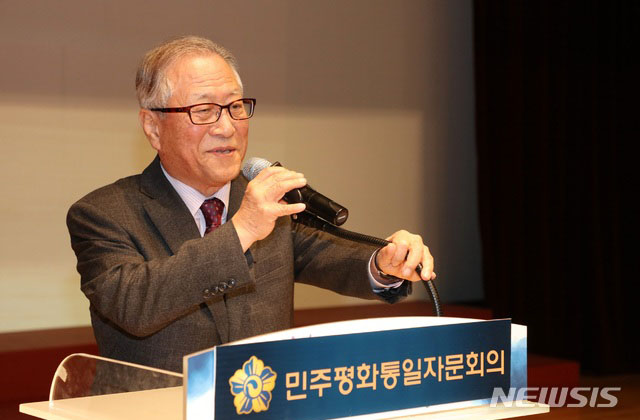 ▲ 과거 민주평통에서 강연할 당시 정세현 전 통일부 장관의 모습. ⓒ뉴시스. 무단전재 및 재배포 금지.