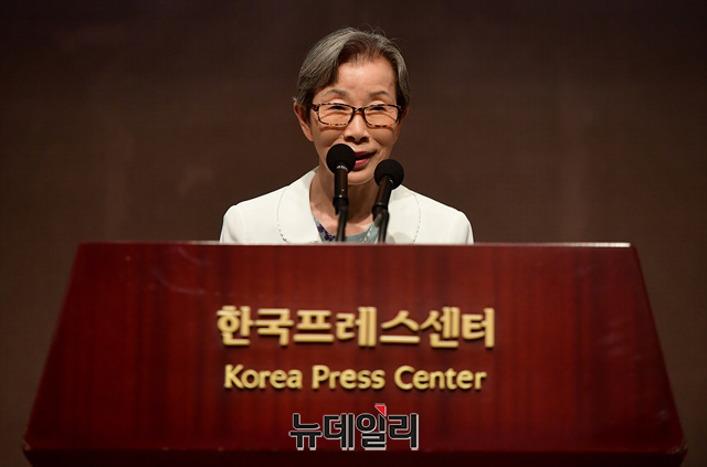 ▲ 인사말하는 김길자 전 총장