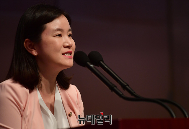 ▲ 축사하는 신보라 한국당 의원