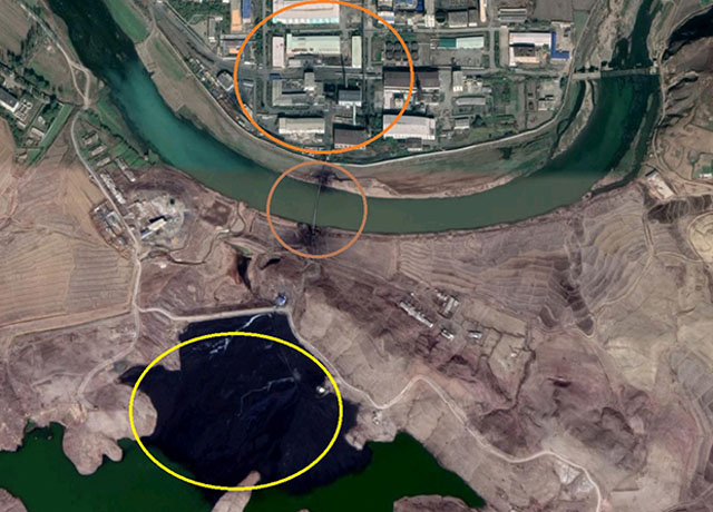▲ 미국 민간전문가가 찾아낸 북한 평산 우라늄 광산·정련 공장의 오염 실태. ⓒ구글 맵. 자유아시아방송 관련보도 화면캡쳐.