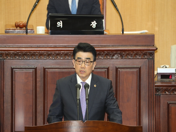 ▲ 충북도의회 최경천 의원이 21일 제375회 충북도의회 임시회 1차 본회의에서 5분 자유발언을 하고 있다.ⓒ충북도의회