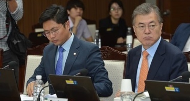 ▲ 19대 국회 당시 김광진 전 새정치민주연합 의원과 문재인 대표. ⓒ뉴데일리 DB