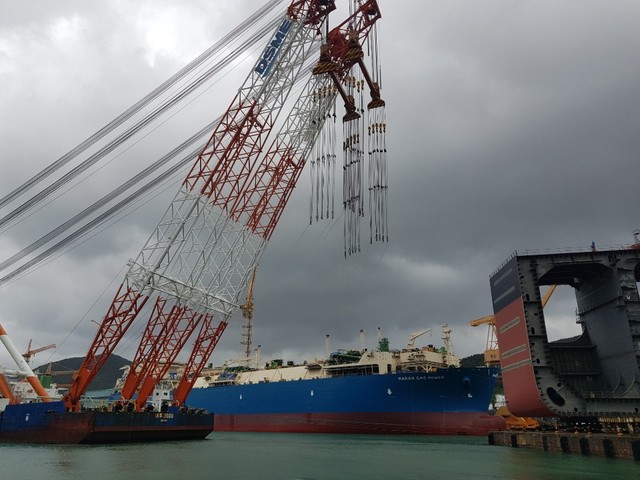 ▲ 대우조선해양 옥포조선소에서 건조 중인 '마란가스파워'.ⓒ엄주연 기자