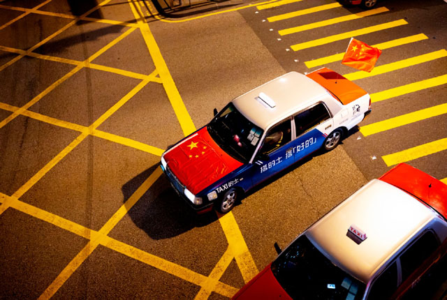 ▲ 친중파 택시ⓒEduardo Martins 제공