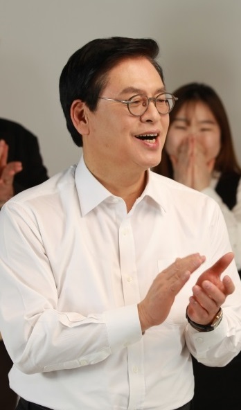 ▲ 자유한국당 도당위원장을 맡게된 정우택 의원.ⓒ정우택 의원실