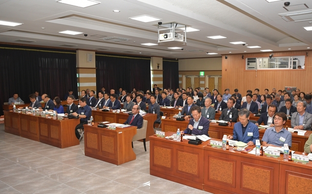 ▲ 청도군은 지난 28일 100인 토론회에서 발굴된 ‘100대 사업 실시계획’ 수립보고회를 가졌다.ⓒ청도군