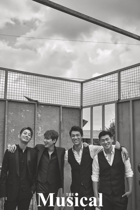 ▲ 뮤지컬 '시티오브엔젤' 4인 4색 매력이 담긴 '더 뮤지컬' 9월호 화보.ⓒ더 뮤지컬