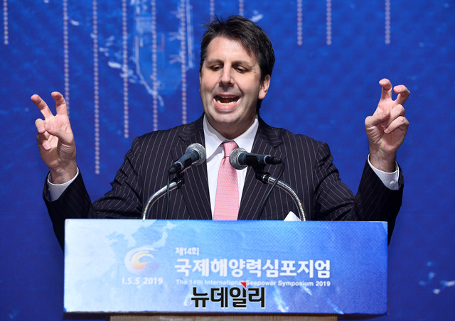 ▲ 3일 서울 소공동 롯데호텔에서 열린 국제 해양력 심포지엄에서 기소연설을 하는 마크 리퍼트 전 주한 미국대사. ⓒ박성원 기자.