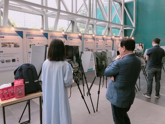 ▲ 포항시는 서울시 지진안전 박람회에 참가해 11.15 촉발지진 피해의 심각성과 지진 특별법의 필요성을 알리기 위해 적극 나섰다.ⓒ포항시