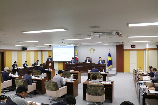 ▲ 청도군의회는 지난 3일 9일간 일정으로 제258회 임시회를 마무리하고 각종 군정질문과 조례 등 부의안건을 의결했다.ⓒ청도군의회