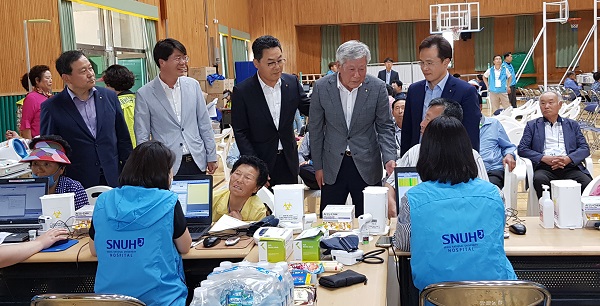 ▲ NH농협생명은 전남 해남군 땅끝마을에서 지난 6월 12일부터 14일까지 서울대학교 의료진과 함께 농촌 순회 무료진료 봉사활동을 실시했다.ⓒNH농협생명