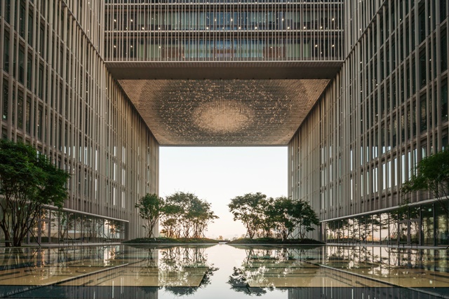 ▲ 아모레퍼시픽 신사옥의 '옥상정원(Skyrise Garden)'. ⓒ현대건설