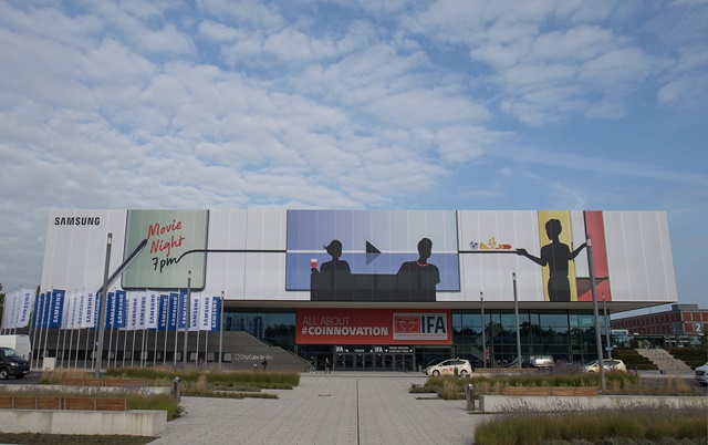 ▲ '시티큐브 베를린(City Cube Berlin)'에 설치된 옥외 광고. ⓒ삼성전자