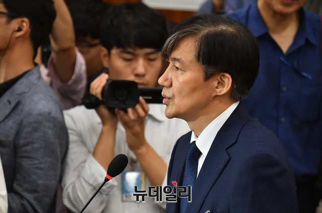 ▲ 6일 인사청문회에서 답변하는 조국 법무부 장관 후보자. ⓒ이종현 기자