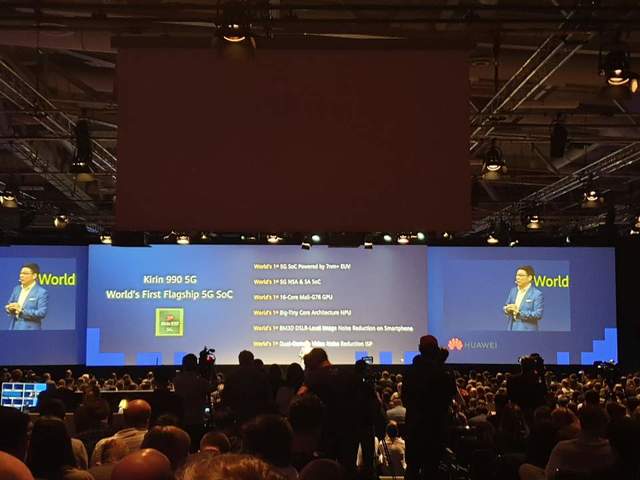 ▲ IFA 2019 기조연설에서 화웨이 CEO 리차드 유가 '기린990'이 세계 최고의 5G칩셋이 될 것이라 자신하는 발표 모습. ⓒ장소희 기자
