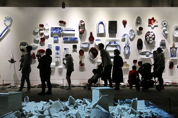 ▲ 사진은 지난 2017년 청주공예비엔날레 행사 장면.ⓒ청주시