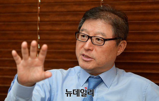 ▲ 조대환 전 청와대 민정수석은 9일 본지와의 인터뷰에서 자신의 후임이었던 조국 법무부 장관의 공직자로서 적격 여부에 대해 신랄하게 평가했다. ⓒ정상윤 기자