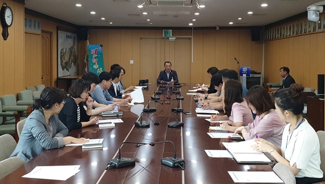 ▲ 청도군은 11일 제2회의실에서 추석명절 종합대책 사전 교육을 갖고 연휴기간 불의 사고가 발생하지 않도록 하기 위한 점검을 했다.ⓒ청도군