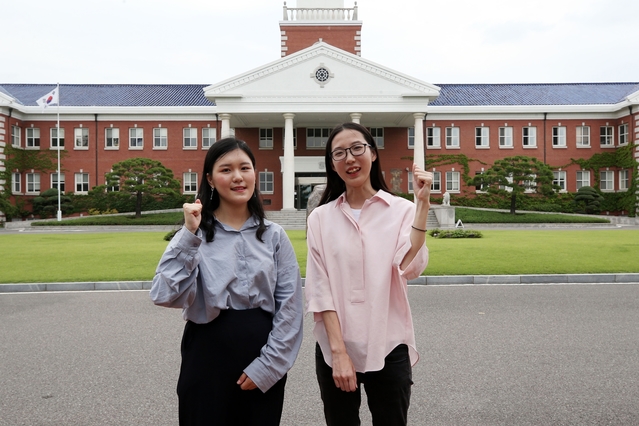 ▲ 계명대 일본어문학전공 이은숙, 박가림 학생이 일본 문부과학성 유학생으로 선발돼 유학길에 오른다(좌측 박가림, 이은숙 학생 순).ⓒ계명대