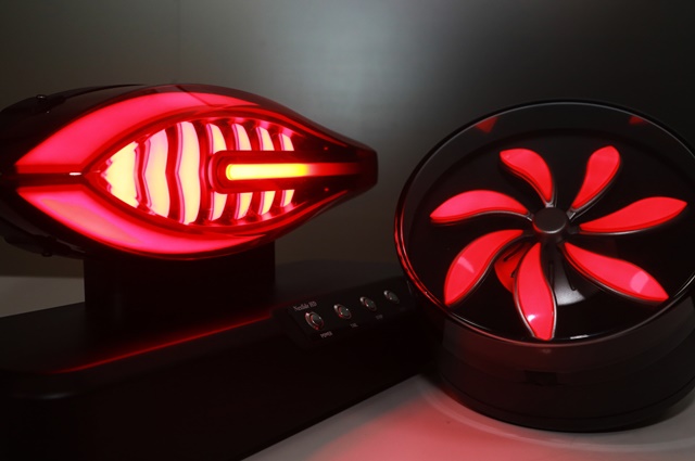 ▲ 차량용 LED모듈 '넥슬라이드-HD'가 적용된 차량 외장 램프 모형. ⓒLG이노텍