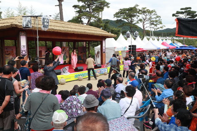 ▲ 2019 삼강주막 나루터축제가 추석연휴 동안 귀성객과 관광객들의 발길이 이어졌다.ⓒ예천군
