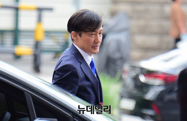 ▲ 사모펀드·자녀 입시비리 등 의혹에 휩싸인 조국(54·사진) 법무부 장관. ⓒ정상윤 기자