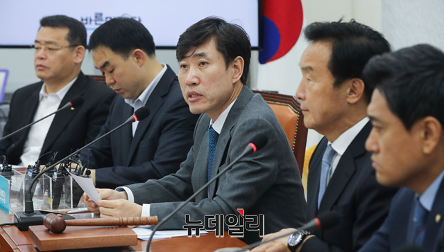 ▲ 하태경 바른미래당 최고위원이 당 윤리위로부터 6개월 직무정지 징계 처분을 받았다. 이를 계기로 당내 계파 갈등이 점차 커지는 모습이다.ⓒ이종현 기자