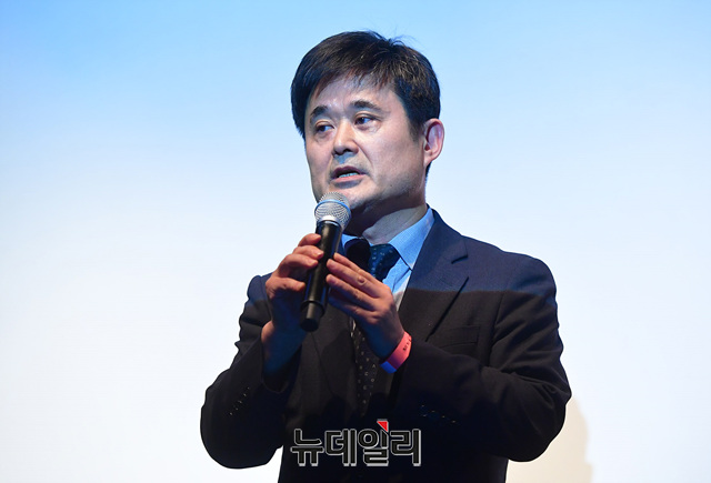 ▲ 칸 라이언즈 서울 X 광고학회 특별 세미나 개회사를 맡은 김병희 한국광고학회장 ⓒ정상윤 기자