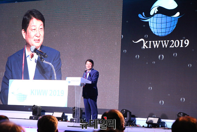 ▲ 지난 4일 대한민국 국제 물주간 개막식에 참석한 권영진 대구시장이 인사말을 하고 있다.ⓒ뉴데일리