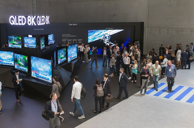 ▲ IFA 2019 삼성전자 전시관에 전시된 8K QLED TV ⓒ삼성전자