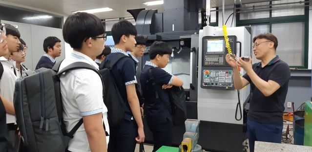 ▲ 경북교육청(교육감 임종식)은 중학생 대상으로 직업진로체험을 실시하고 고교 진학에 도움을 주고 있다.ⓒ경북교육청