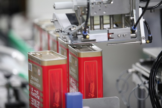 ▲ 충남 부여군 흥수로 고려인삼창 포장공정. ⓒKGC인삼공사