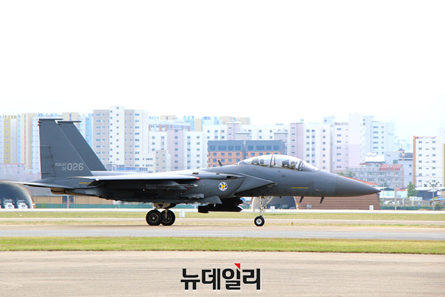 ▲ F-35A 전투기가 대구 공군기지에 착륙하고 있다.ⓒ뉴데일리