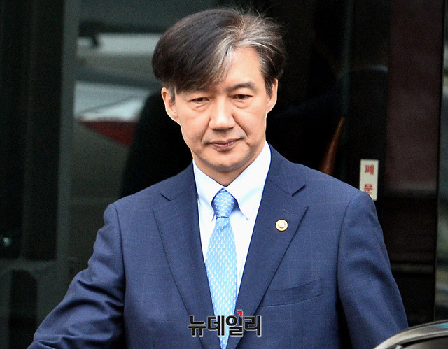 ▲ 지난 26일 조국 법무부장관이 대정부질문을 위해 국회에 출석하고 있다. ⓒ박성원 기자