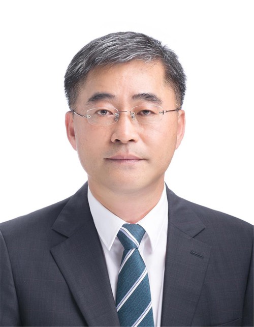 ▲ 청백봉사상을 수상한 제천시청 건설과 김창순 도로관리팀장. 김 팀장은 지난 1일 청백봉사상 시상금으로 받은 200만원을 지역인재양성 기반 마련을 위해 제천시인재육성재단에 기탁했다.ⓒ제천시