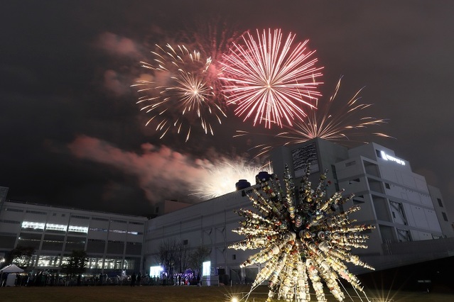 ▲ 2019 청주공예비엔날레 하일라이트인 불꽃축제 장면.ⓒ청주시