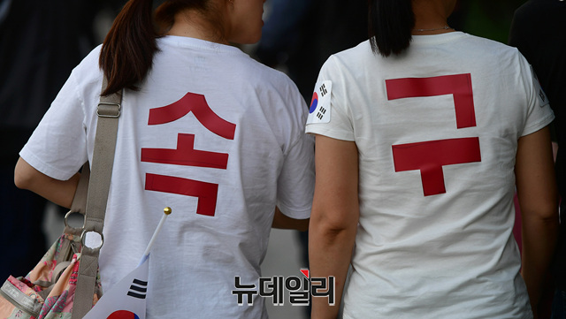 ▲ 9일 광화문집회에서는 '문재인 대통령 하야', '조국 법무장관 사퇴'를 촉구하는 시민들의 목소리가 높았다. ⓒ정상윤 기자