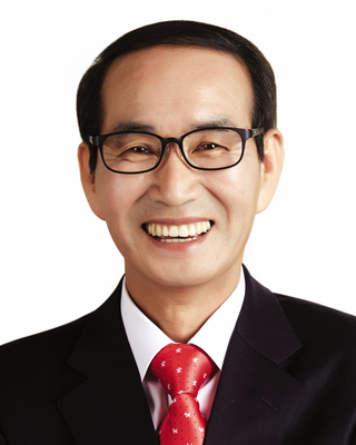 ▲ 청도군 ‘청도의 사(四)생활’이 올해 하반기 도시재생 뉴딜 공모사업 선정돼는 쾌거를 거뒀다. 사진은 이승율 청도군수.ⓒ청도군