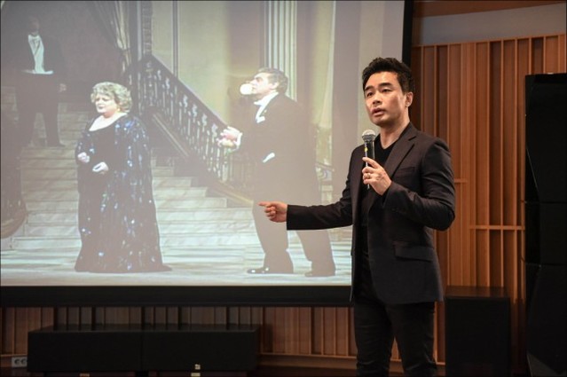 ▲ '세종예술아카데미' 가을 학기를 진행하는 테너 류정필.ⓒ세종문화회관