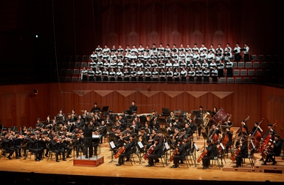 ▲ '뽀꼬 아 뽀꼬' 오케스트라와 삼성화재 합창단의 공연 모습.ⓒ삼성화재